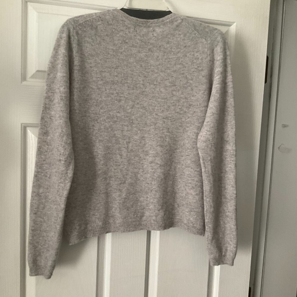 100% grey cashmere sweater Tahari Pure Luxe